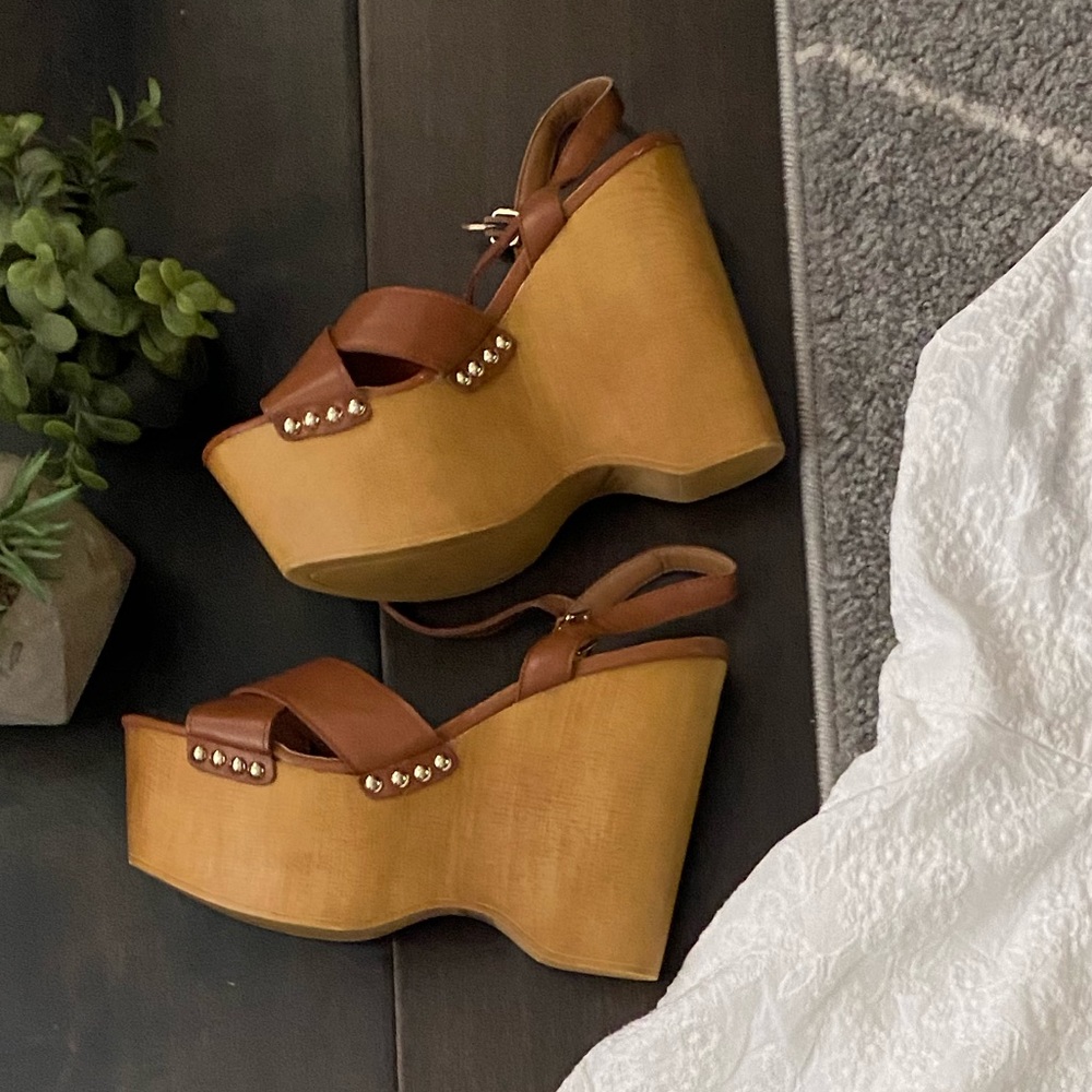 Wild Diva platform heels with criss cross